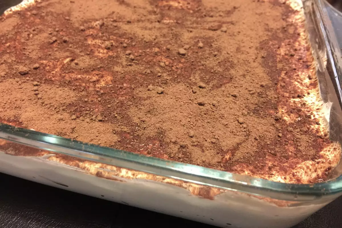 Ukusan Tiramisu Sa Krem Sirom I Kiselom Pavlakom Recept Bonapeti Rs