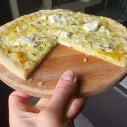 Pica sa četiri vrste sira i pavlakom