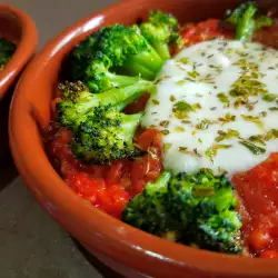 Brokoli sa paradajz sosom i mocarelom