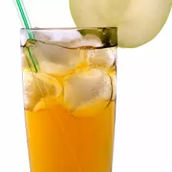 Koktel sa sokom od pomorandže i džinom