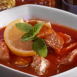 Dinstana riba s paradajzom na ruski način