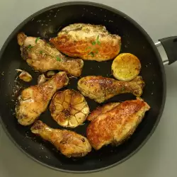 Piletina sa belim lukom i limunom