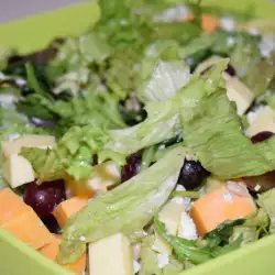Ajsberg salata sa avokadom i rukolom
