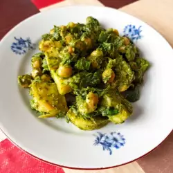 Salata od krompira i povrća sa zelenim prelivom