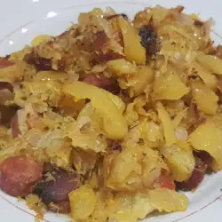 Kisele paprike sa povrćem i kobasicom iz rerne