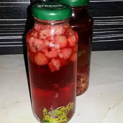 Kompot od malina u flašama