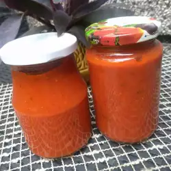 Ukusna seoska ljutenica sa paradajz paprikama