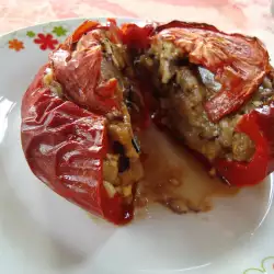 Paradajz-paprike punjene patlidžanom i sirom