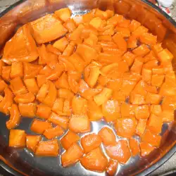 Pečena bundeva sa medom, pomorandžom i maslinovim uljem