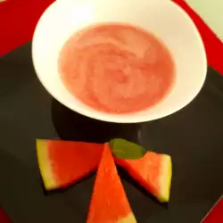 Osvežavajuća voćna supa sa dinjom i lubenicom