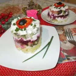 Praznična salata sa mariniranom haringom