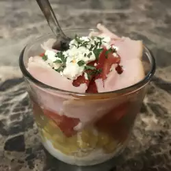 Salata u čaši