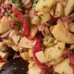 Krompir salata sa kiselim krastavčićima i paprikama