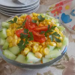 Vitaminska salata sa šargarepom, kupusom i kukuruzom