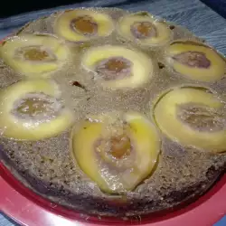 Preliven kolač sa voćem i karamelom