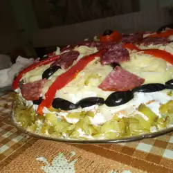 Praznična slana torta od palačinaka sa domaćom ruskom salatom