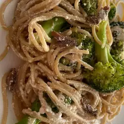 Špageti od integralnog brašna sa brokolijem i limunom