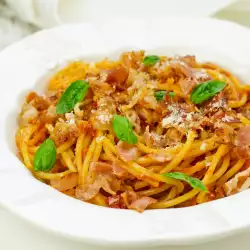 Špagete sa sosom od paradajza i pavlake