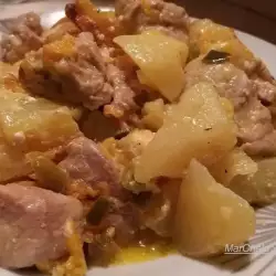 Pečena svinjetina sa krompirom u đuvečari
