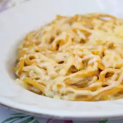 Špagete od bundeve sa sosom od sitnog sira i krem sira