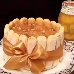 Torta od piškota sa karamelizovanim voćem