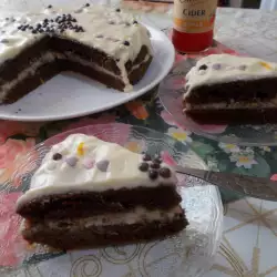 Kakao torta sa kafom i belim kremom