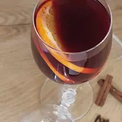 Zimski koktel sa vinom i džinom, koji će vas ugrejati