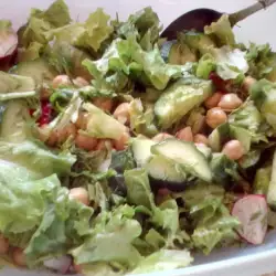 Zelena salata sa leblebijama
