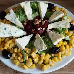Sveža zimska salata sa gorgonzolom