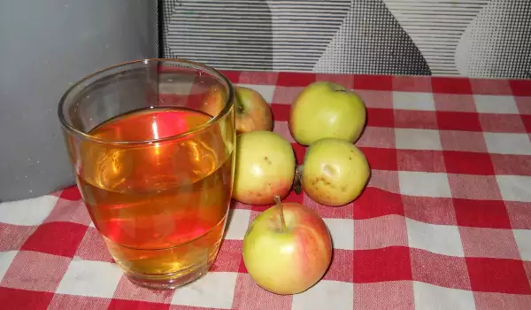 Aromatično domaće jabukovo sirće