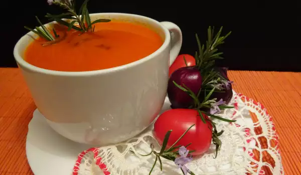 Zimska krem supa od paradajza sa crvenim lukom