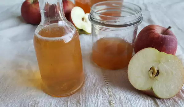 Domaće jabukovo sirće bez konzervansa
