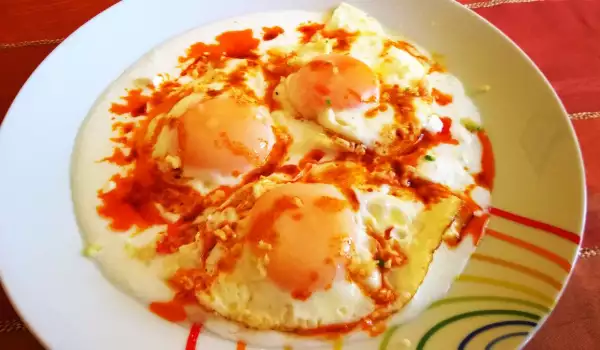 Pržena jaja na kiselom mleku i siru