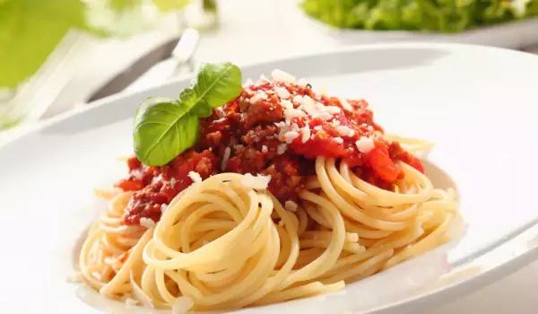Posne špagete sa paradajz sosom