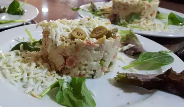 Ruska salata sa ribom tunom