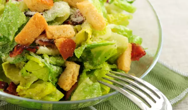 Salata Cezar sa specijalnim sosom
