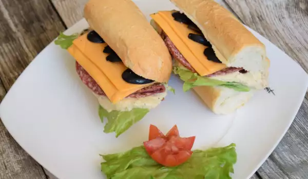 Hladni sendviči sa krem sirom i kobasicom