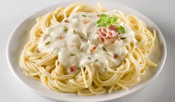Klasični špageti Karbonara