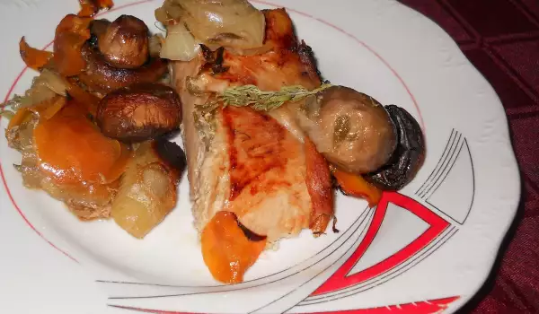 Aromatična svinjetina sa balkanskim čubrom i pečurkama
