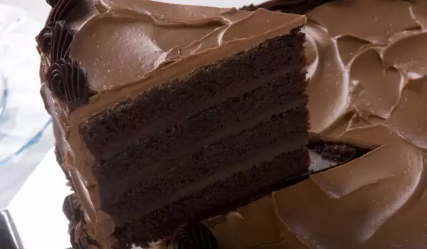 Ukusna i jednostavna čokoladna torta