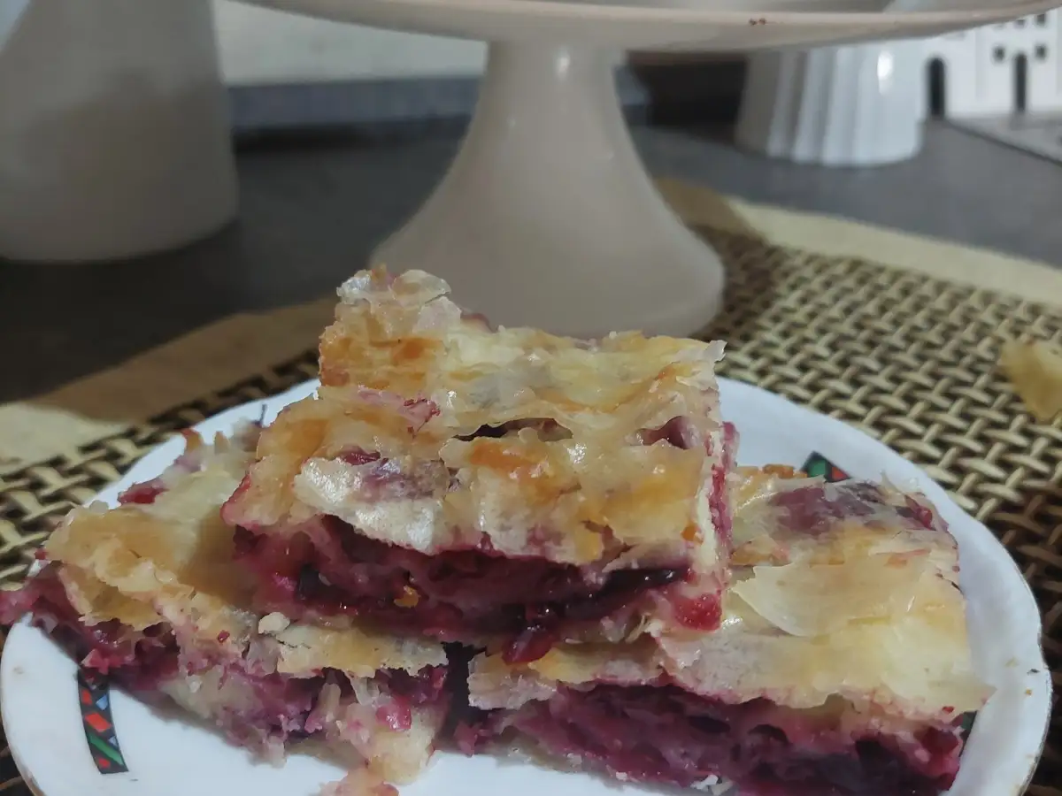 Slatka Pita sa Višnjama i Grizom
