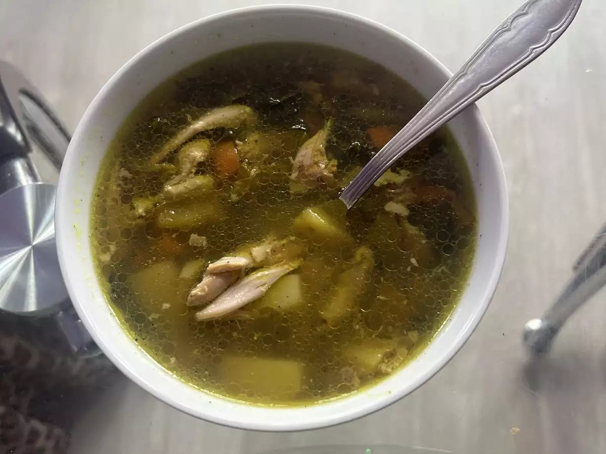 Pileća Supa sa Šargarepom i Celerom