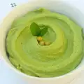 Zeleni humus sa graškom i spanaćem