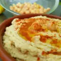 Humus sa zapečenim susamom