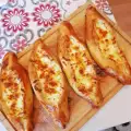 Pide sa kačkavaljem i sirom (Peynirli ve kaşarlı pide)