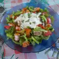 Salata sa paradajzom i dimljenom piletinom