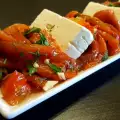 Salata od crvenih pečenih paprika sa sirom