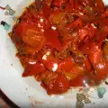 Salata od pečenih paprika sa belim lukom