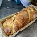 Aromatični uskršnji kolač sa marmeladom