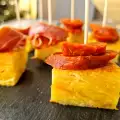 Tapas od tortilje od krompira sa hamonom i čorizom 